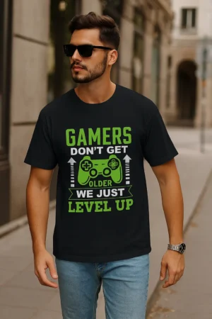 Gamers Don’t Get Older Oversized T-Shirt – Level Up Gaming Streetwear Tee