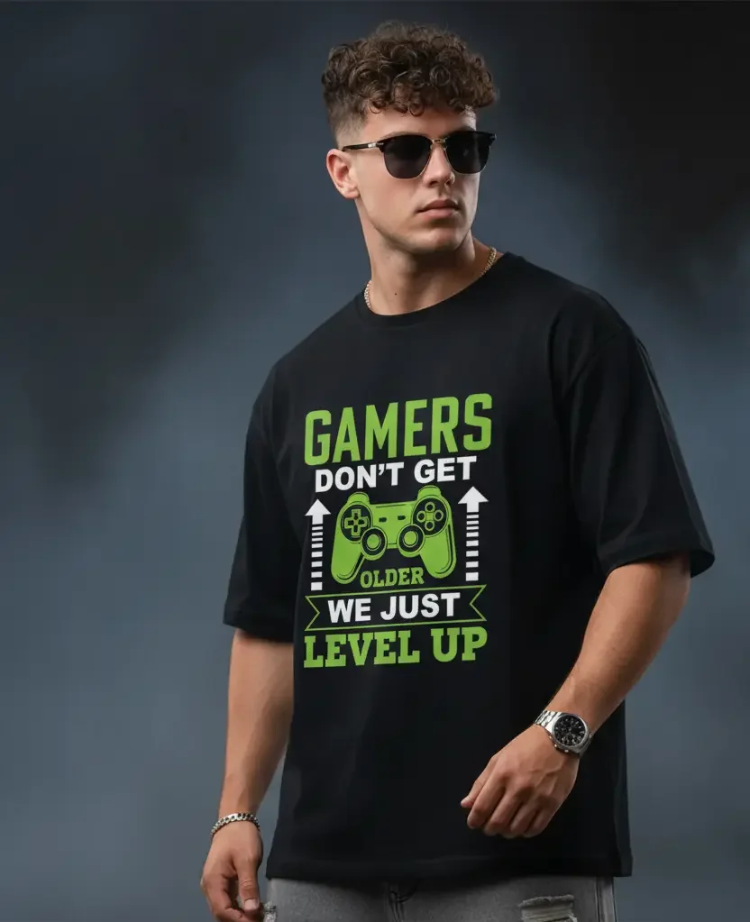 Gamers Don’t Get Older Oversized T-Shirt – Level Up Gaming Streetwear Tee